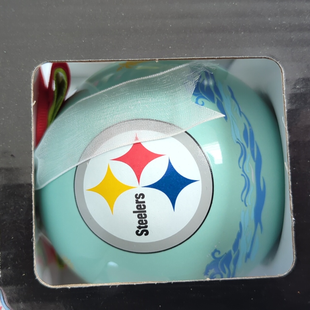 Pittsburgh Steelers Margaritaville Beach Scene Ornament - Picture 2 of 3